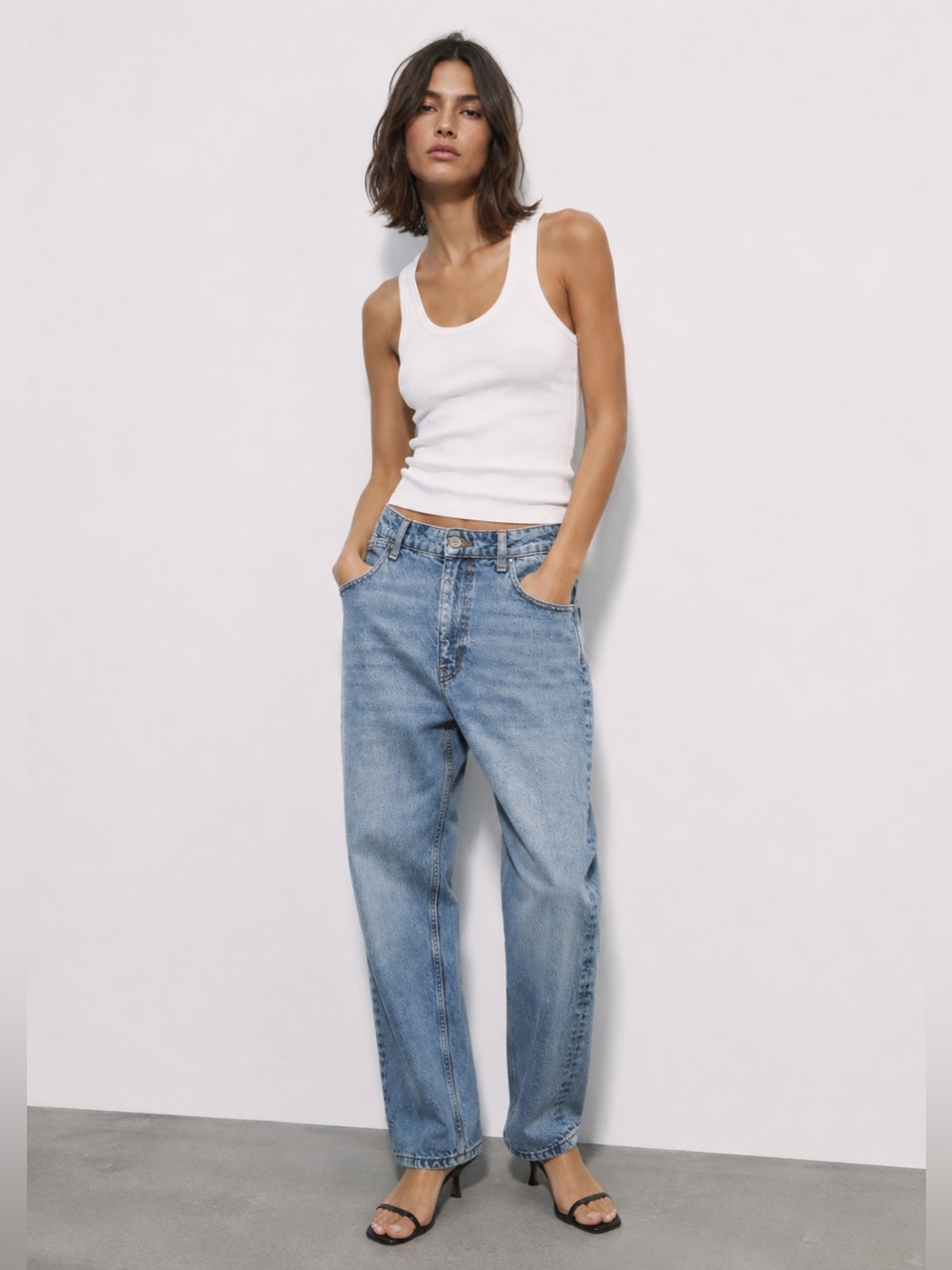 ZARA | Light Blue Relaxed Tapered 90’s Fit Jeans, Classic fit | Size 10
